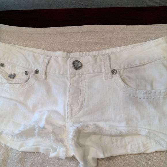White Jean shorts size 7 - Picture 5 of 5
